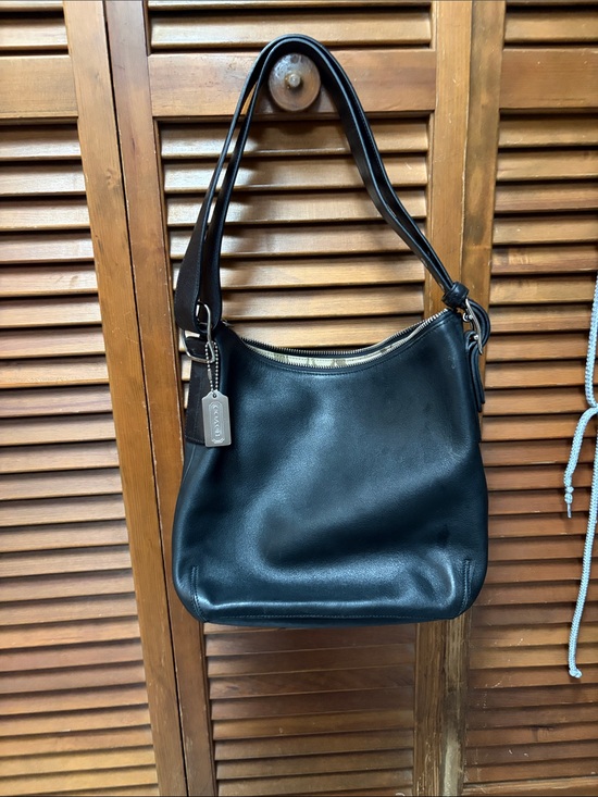 Coach Handbags - Coach Black Smooth Leather Shoulder Hobo